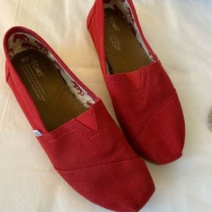 TOMS Classic Canvas Slip-On Red Size 8